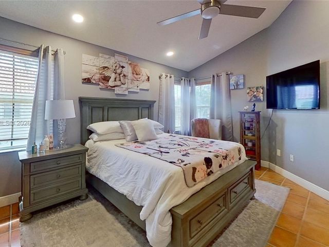 Дом в аренду по адресу 3760 Westminster St - фото 7472332