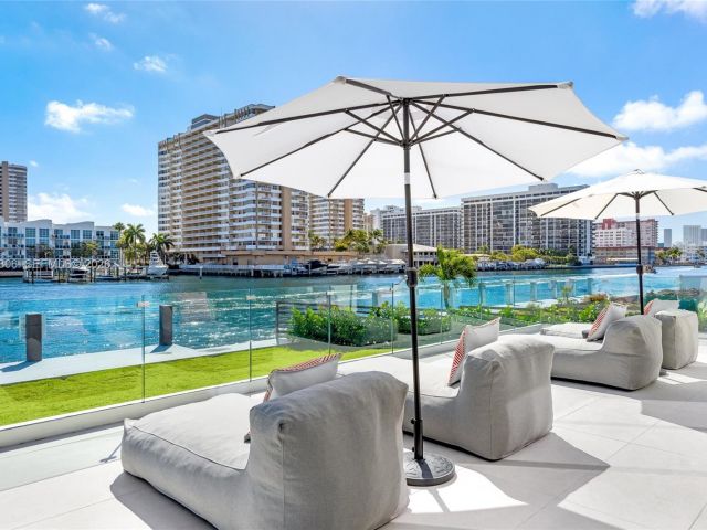 Продажа дома по адресу 503 Palm Dr - фото 7508898