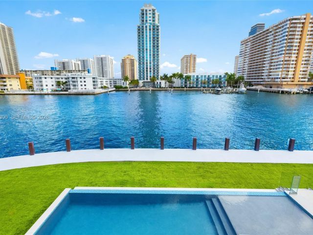 Продажа дома по адресу 503 Palm Dr - фото 7508901