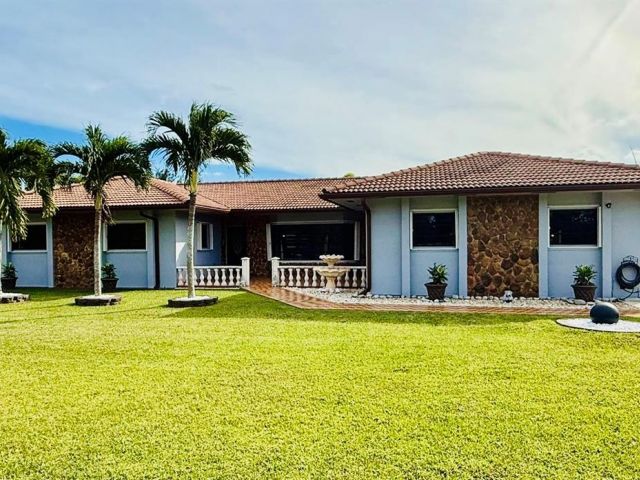 Продажа дома по адресу 17100 SW 274th St - фото 7459404