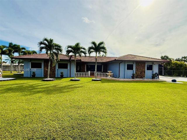 Продажа дома по адресу 17100 SW 274th St - фото 7459406