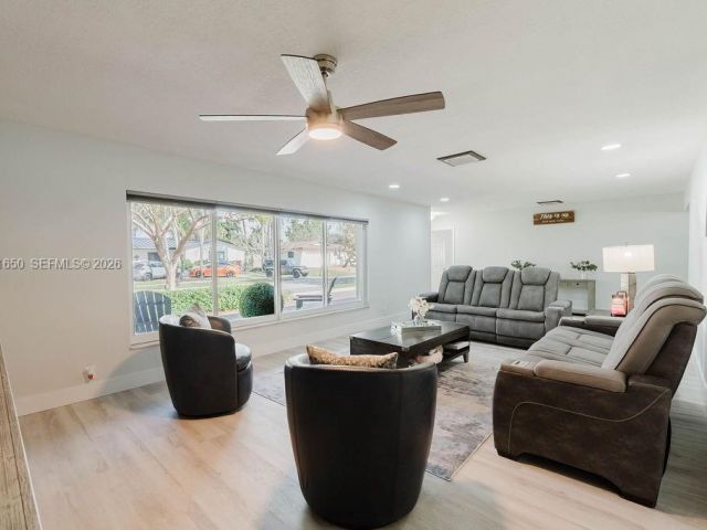 Продажа дома по адресу 1710 NW 106th Ter - фото 7535178