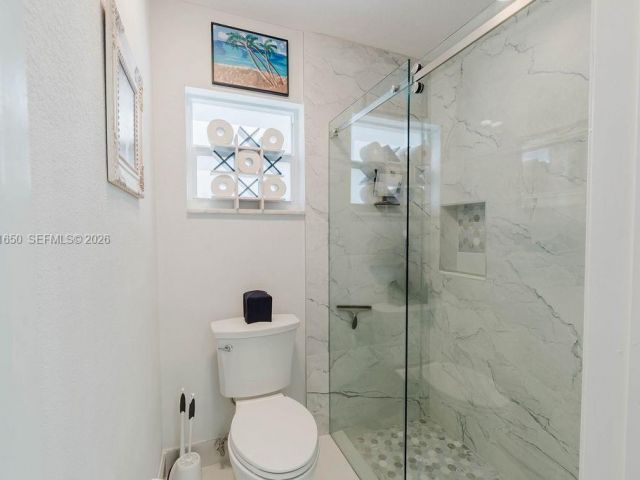 Продажа дома по адресу 1710 NW 106th Ter - фото 7535180