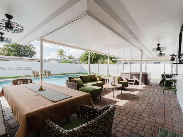 Продажа дома по адресу 1710 NW 106th Ter - фото 7535186