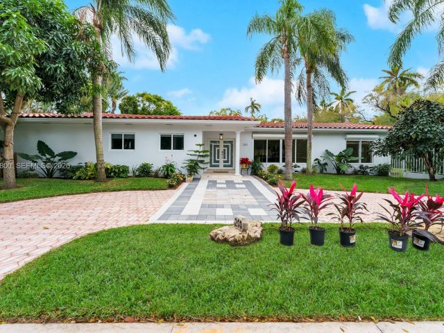 Продажа дома по адресу 200 N Hibiscus Dr - фото 7468200