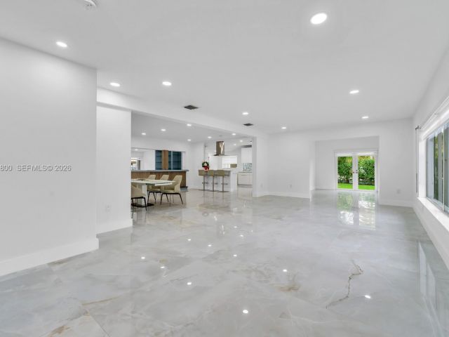 Продажа дома по адресу 200 N Hibiscus Dr - фото 7468204