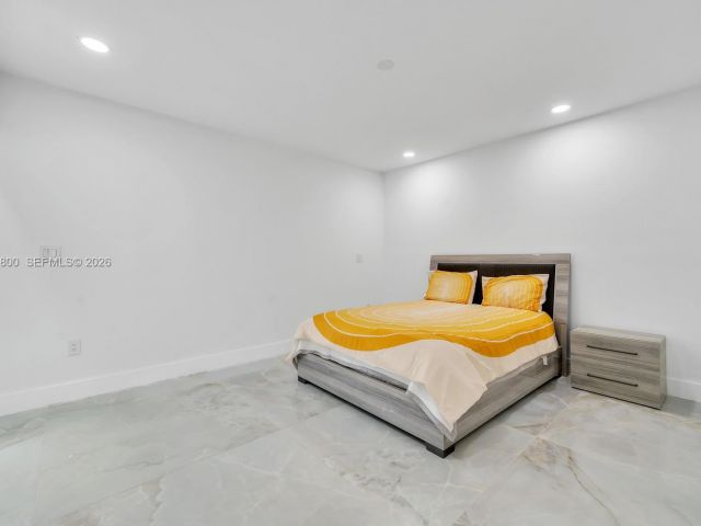 Продажа дома по адресу 200 N Hibiscus Dr - фото 7468212