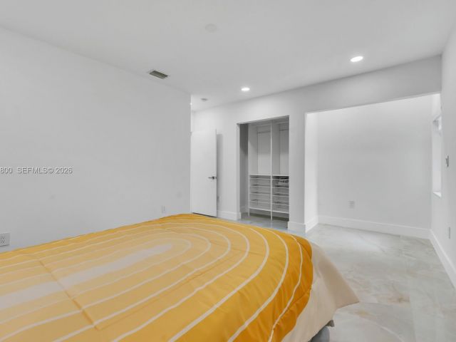 Продажа дома по адресу 200 N Hibiscus Dr - фото 7468213