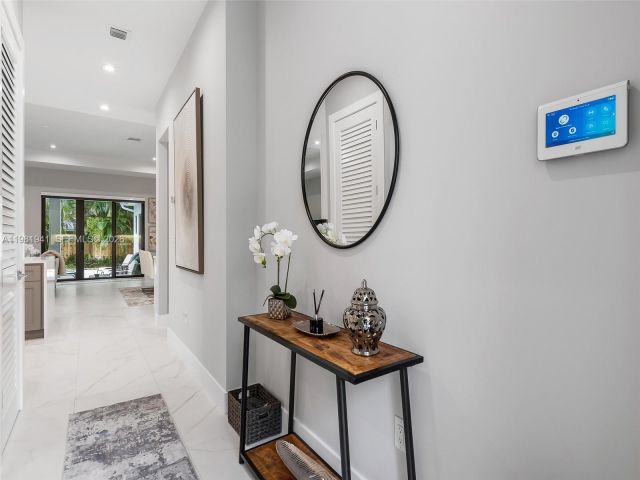 Дом в аренду по адресу 1484 SW 32nd St 0 - фото 7482682