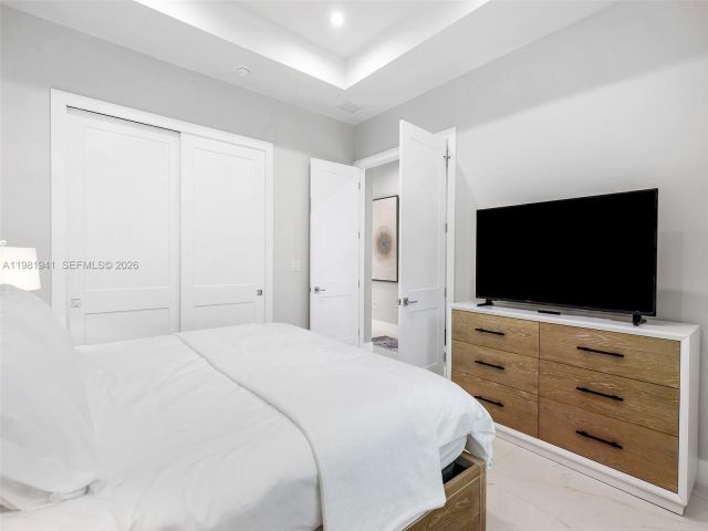 Дом в аренду по адресу 1484 SW 32nd St 0 - фото 7482690