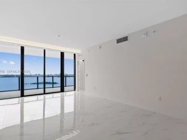 Продажа квартиры #2402 - фото 7525239