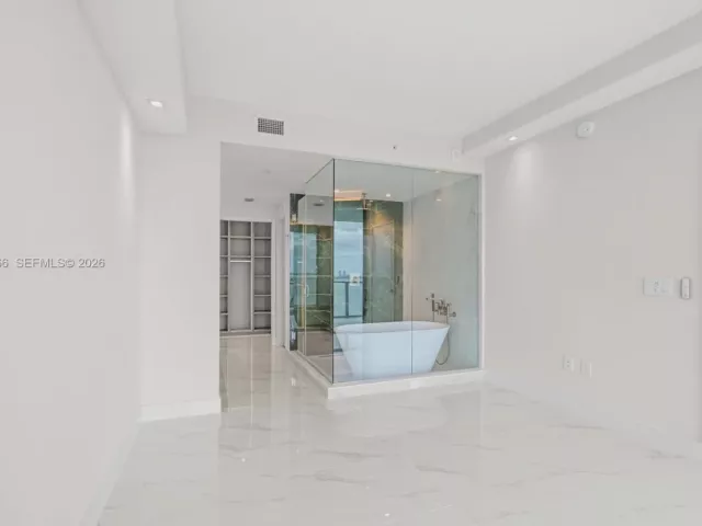 Продажа квартиры #2402 - фото 7525244