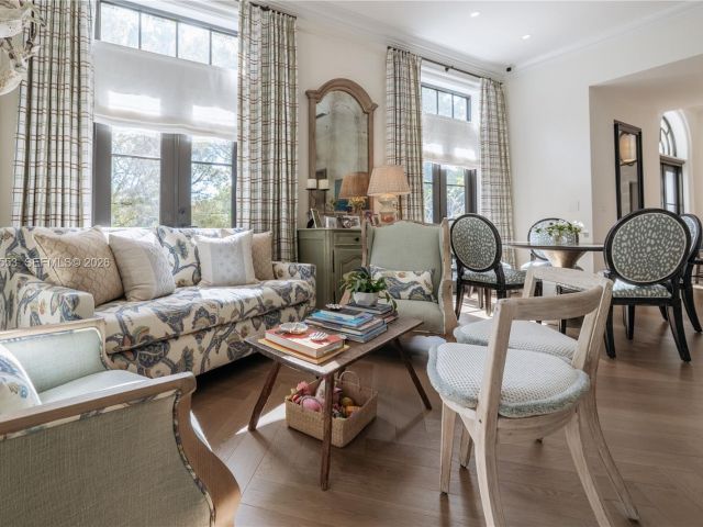 Продажа дома по адресу 743 Almeria Ave - фото 7470928