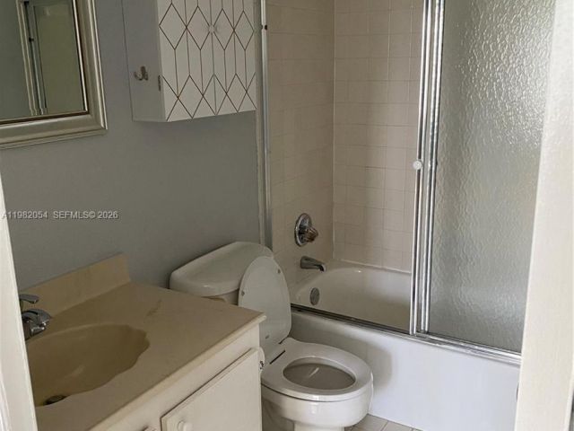 Дом в аренду по адресу 802 NE 26th Ave 802 - фото 7462059