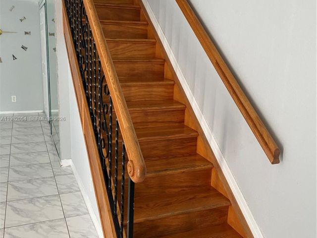 Дом в аренду по адресу 802 NE 26th Ave 802 - фото 7462061