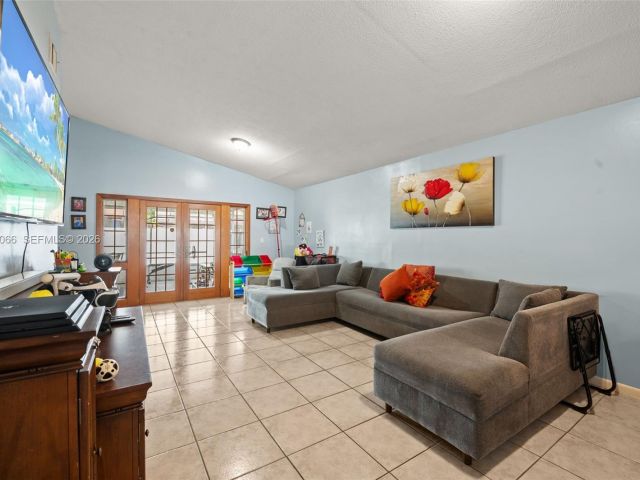 Продажа дома по адресу 10151 SW 138th Ct - фото 7463709