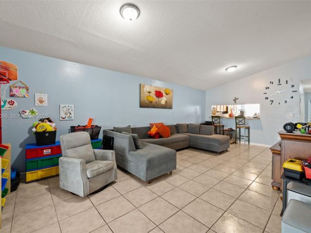 Продажа дома по адресу 10151 SW 138th Ct - фото 7463710