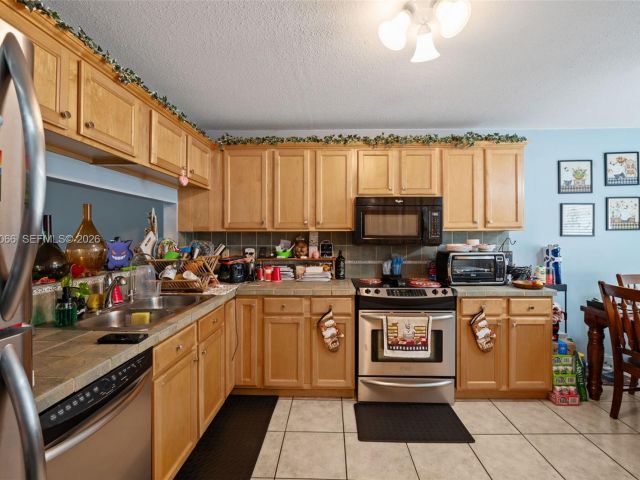 Продажа дома по адресу 10151 SW 138th Ct - фото 7463711