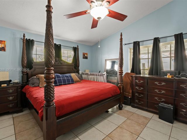 Продажа дома по адресу 10151 SW 138th Ct - фото 7463715