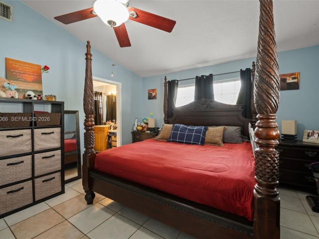 Продажа дома по адресу 10151 SW 138th Ct - фото 7463716