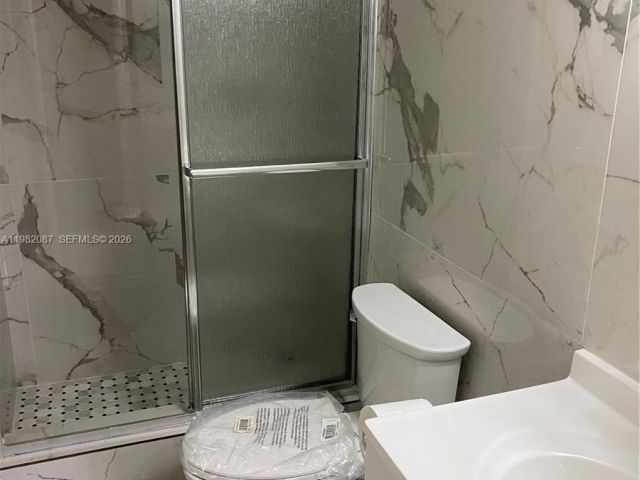 Дом в аренду по адресу 1951 Atlantic Shores Blvd 20 - фото 7462070