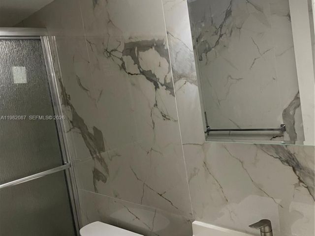 Дом в аренду по адресу 1951 Atlantic Shores Blvd 20 - фото 7462071