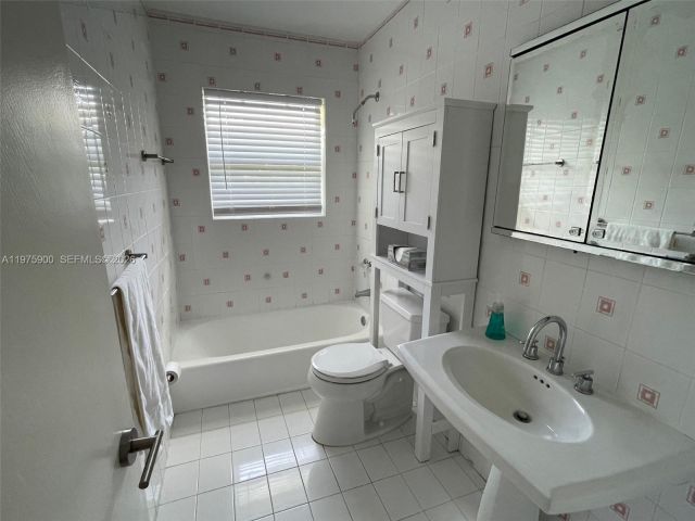 Дом в аренду по адресу 1420 Baracoa Ave - фото 7470753