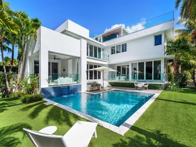 Продажа дома по адресу 741 Harbor Dr - фото 7452242