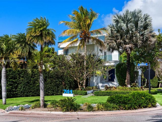 Продажа дома по адресу 741 Harbor Dr - фото 7452243