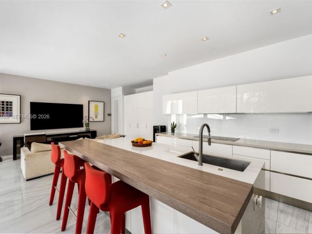 Продажа дома по адресу 741 Harbor Dr - фото 7452246