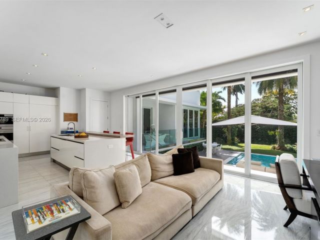 Продажа дома по адресу 741 Harbor Dr - фото 7452248