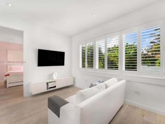 Продажа дома по адресу 741 Harbor Dr - фото 7452253