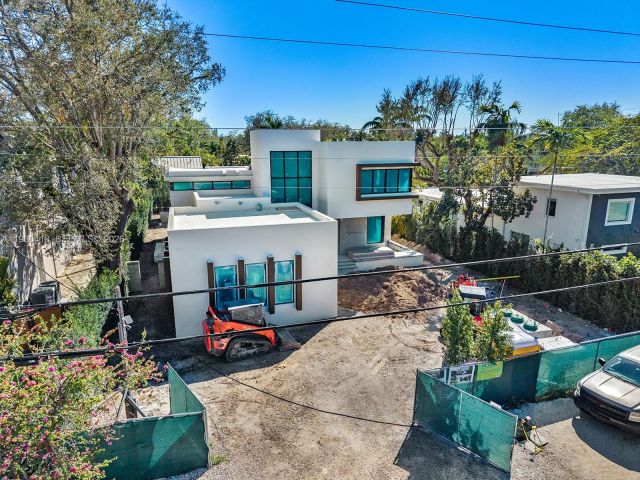 Продажа дома по адресу 820 NE 111th St - фото 7484011