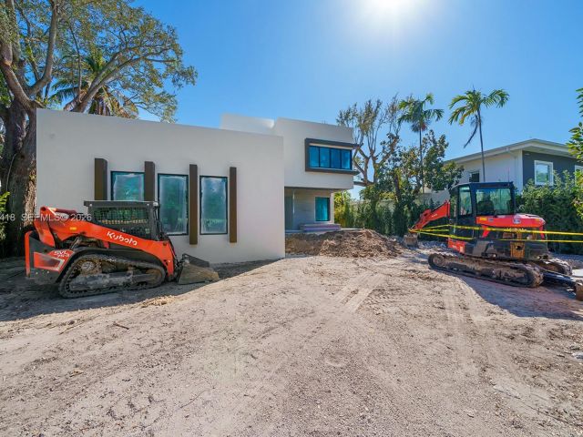 Продажа дома по адресу 820 NE 111th St - фото 7484013