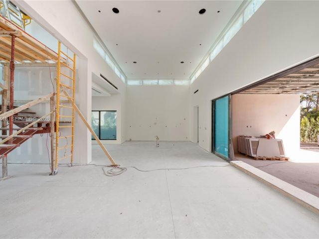 Продажа дома по адресу 820 NE 111th St - фото 7484017