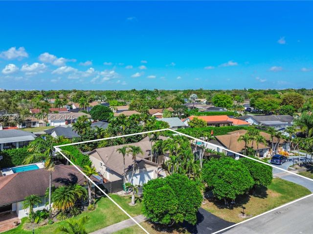 Продажа дома по адресу 11541 SW 100th St - фото 9128793
