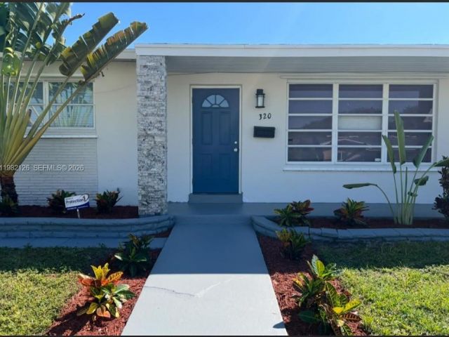 Дом в аренду по адресу 320 SW 7th Ct. - фото 7462047