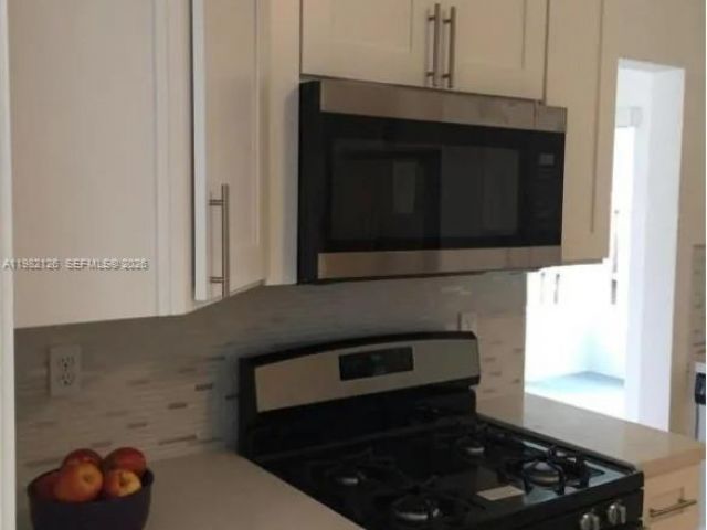 Дом в аренду по адресу 320 SW 7th Ct. - фото 7462051