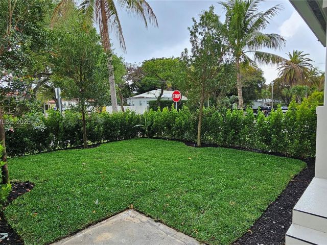 Продажа дома по адресу 2365 SW 21st Ave - фото 7463906