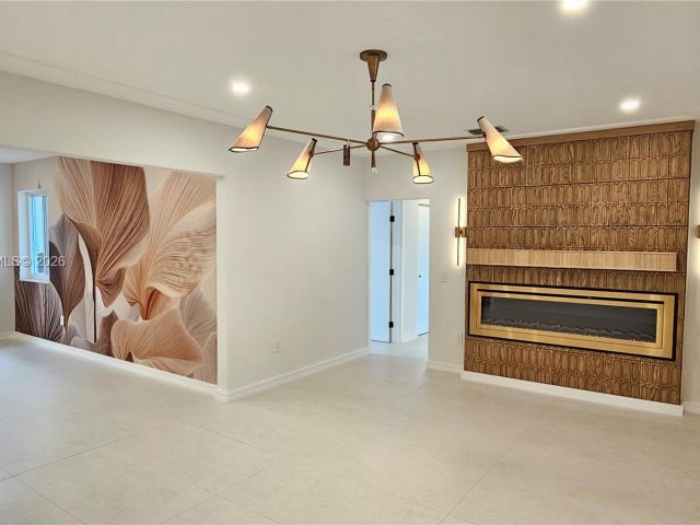 Продажа дома по адресу 2365 SW 21st Ave - фото 7463915