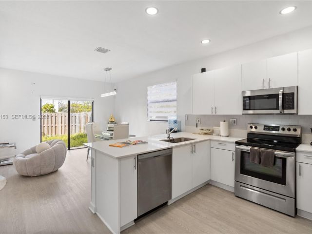 Дом в аренду по адресу 28500 SW 133rd Path 28500 - фото 7535786