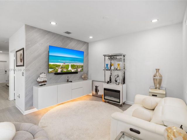 Дом в аренду по адресу 28500 SW 133rd Path 28500 - фото 7535791