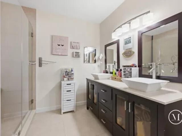 Продажа дома по адресу 824 SE 4th Court - фото 9067243