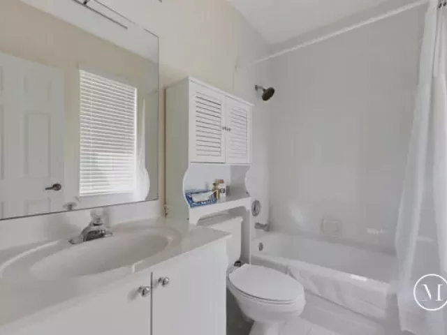 Продажа дома по адресу 824 SE 4th Court - фото 9067246