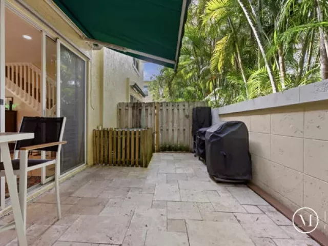 Продажа дома по адресу 824 SE 4th Court - фото 9067251