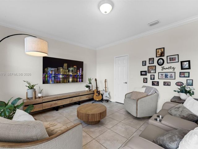 Продажа дома по адресу 11307 SW 238th St - фото 7459047