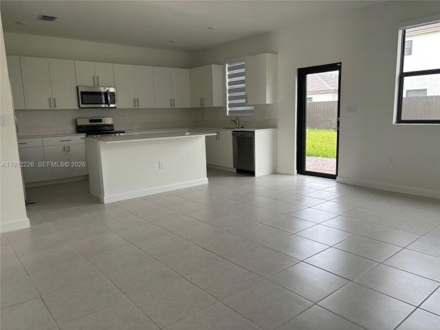 Дом в аренду по адресу 23339 SW 133rd Ave 23339 - фото 7458046