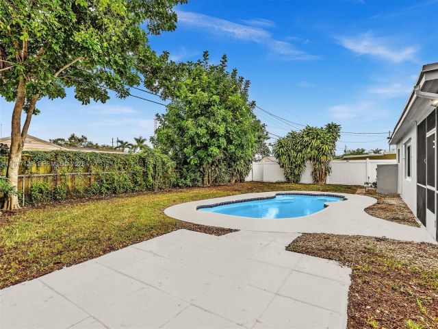 Дом в аренду по адресу 6800 Raleigh St - фото 7473105