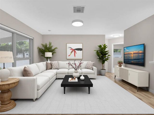 Дом в аренду по адресу 6800 Raleigh St - фото 7473110