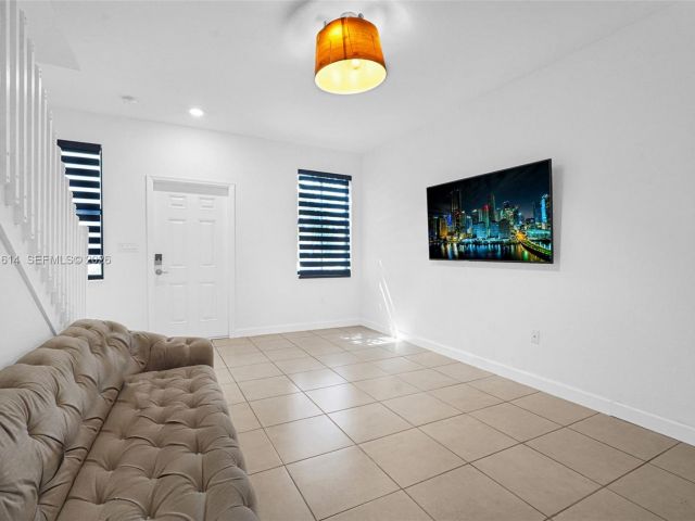 Продажа дома по адресу 1901 SW 5th Ct - фото 7482605